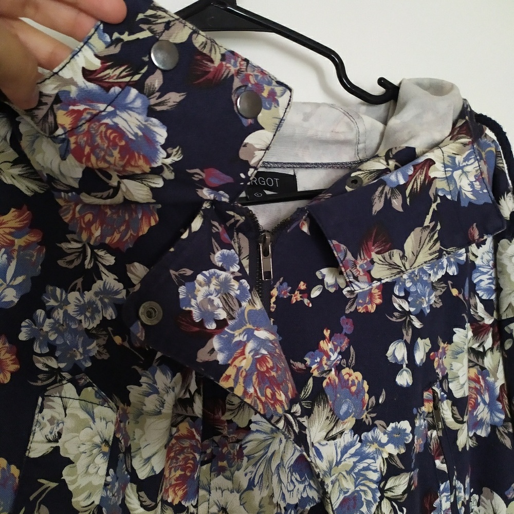 Flowered Utility Jacket - Picture 4 of 5